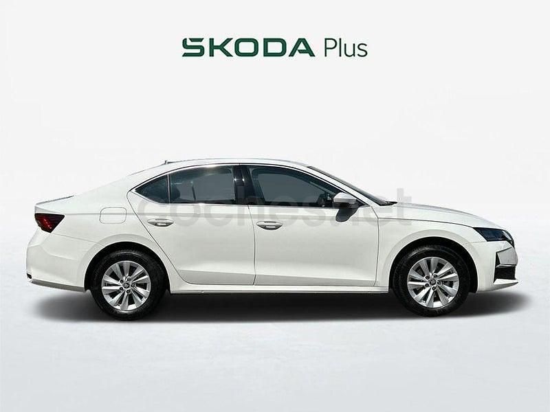 Nuevo Skoda Octavia Selection 150 CV (110 kW) 2025 Blanco Berlina