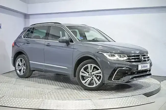 Usado VW Tiguan R-line 245 CV (180 kW) 2023 Gris SUV