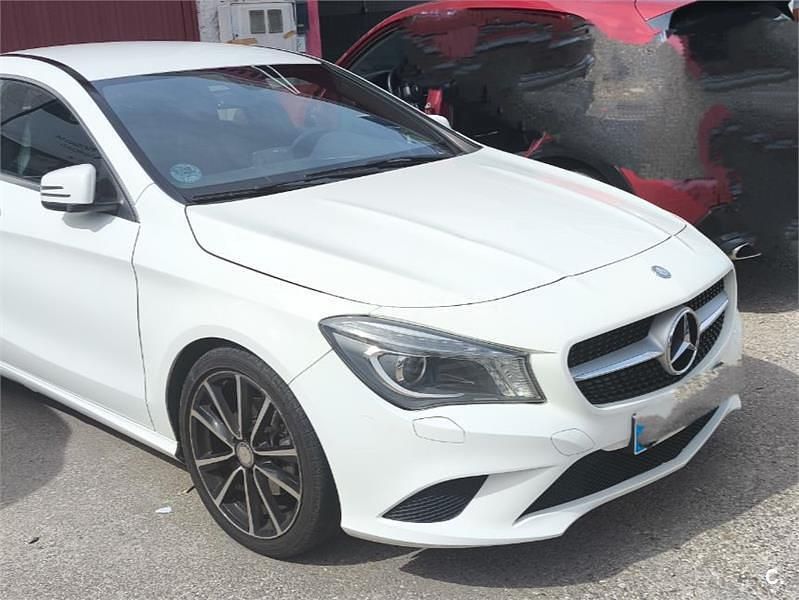 Usado Mercedes CLA220 AMG line 170 CV (125 kW) 2013 Blanco Berlina