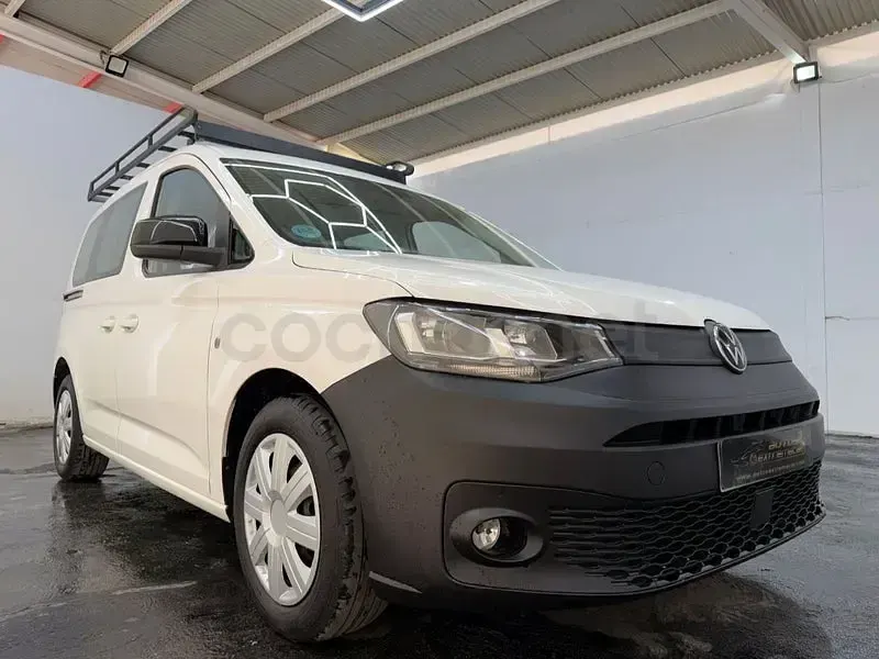 Usado VW Caddy 122 CV (89 kW) 2021 Blanco Monovolumen