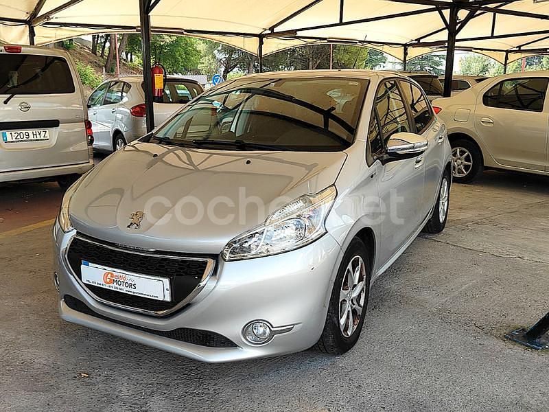 Gris / plata Usado 2015 Peugeot 208 Style Utilitario | 7500 € (Precio justo) - Imagen 1/4