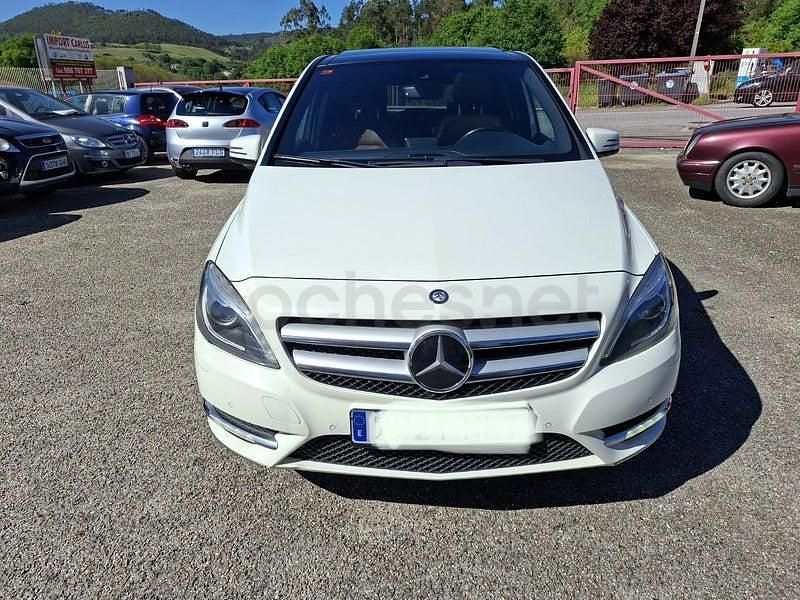 Usado Mercedes B200 136 CV (100 kW) 2012 Blanco Monovolumen