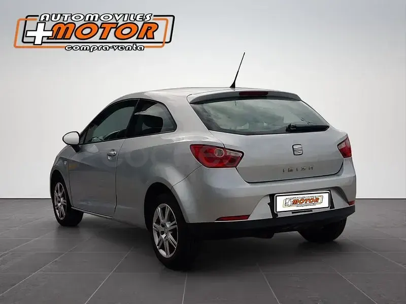 Usado Seat Ibiza SC Stylance 105 CV (77 kW) 2009 Gris / plata Utilitario