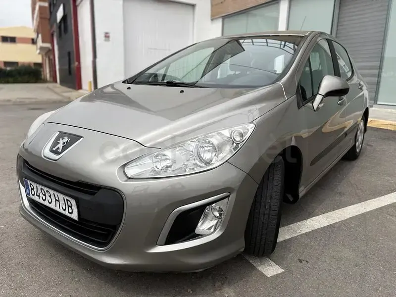 Usado Peugeot 308 Access 112 CV (82 kW) 2012 Beige Berlina