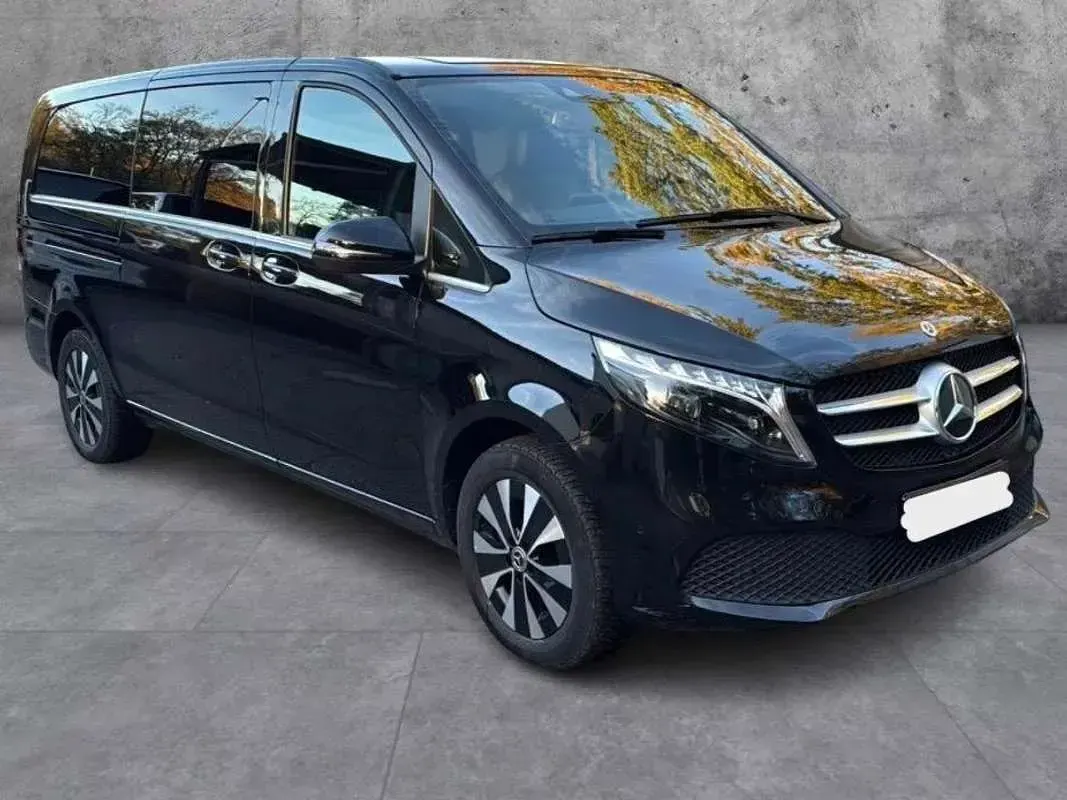 Usado Mercedes V300 Avantgarde 239 CV (175 kW) 2023 Negro Monovolumen