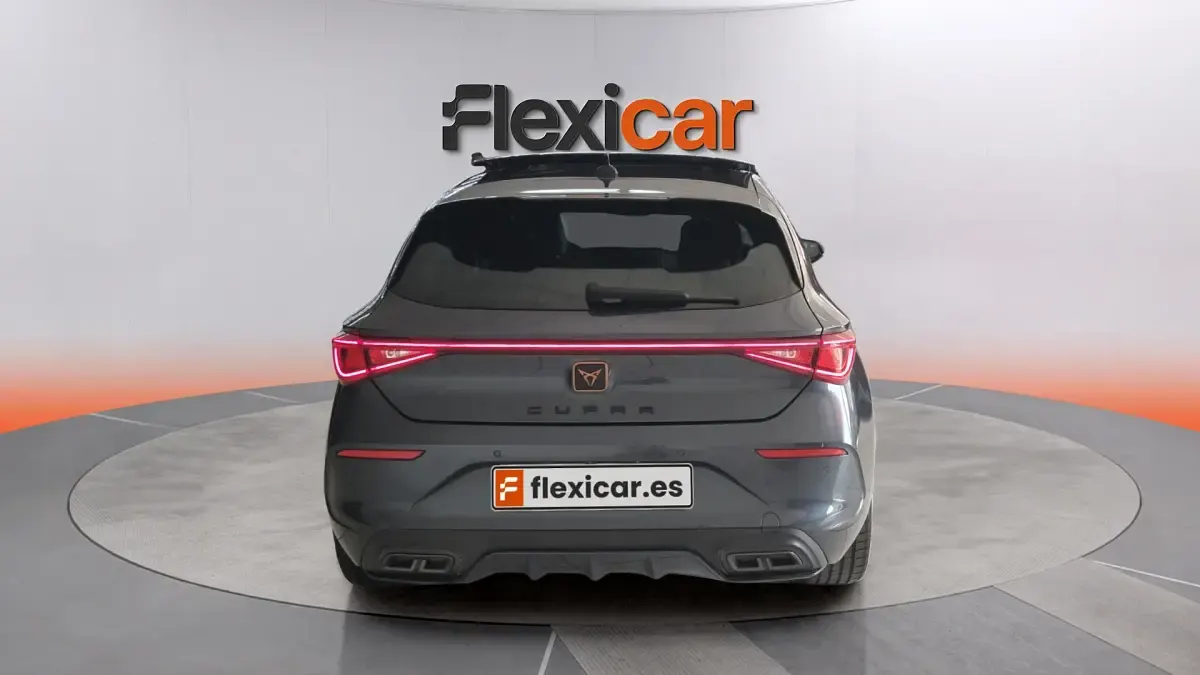 Usado Cupra Leon 150 CV (110 kW) 2023 Gris Berlina