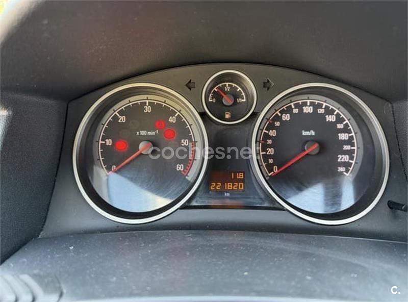 Usado Opel Astra Enjoy 100 CV (73 kW) 2007 Gris / plata Berlina