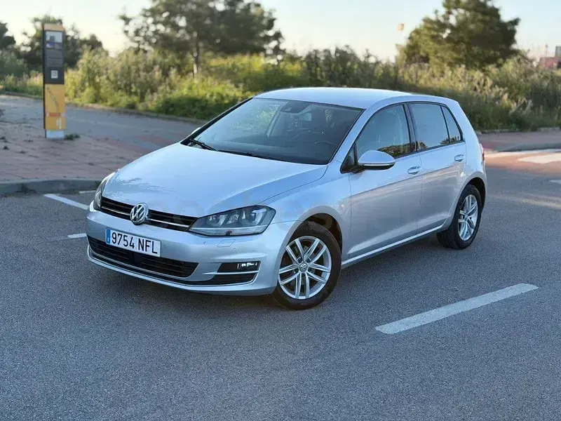 Usado VW Golf VII Advance 150 CV (110 kW) 2014 Gris / plata Berlina