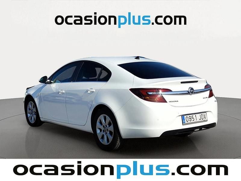 Usado Opel Insignia Selective 140 CV (102 kW) 2015 Blanco Berlina
