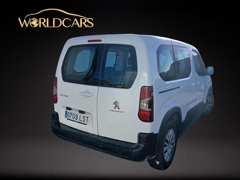 Usado Peugeot Rifter Active 100 CV (73 kW) 2021 Blanco Monovolumen