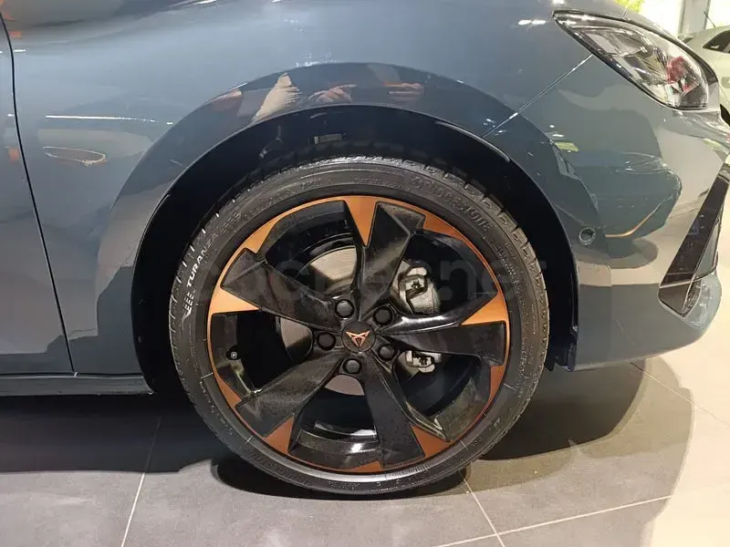 Nuevo Cupra Leon 150 CV (110 kW) 2026 Azul Familiar