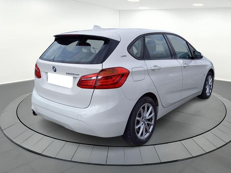Usado BMW 225 Active Tourer iPerformance 220 CV (161 kW) 2018 Blanco Monovolumen