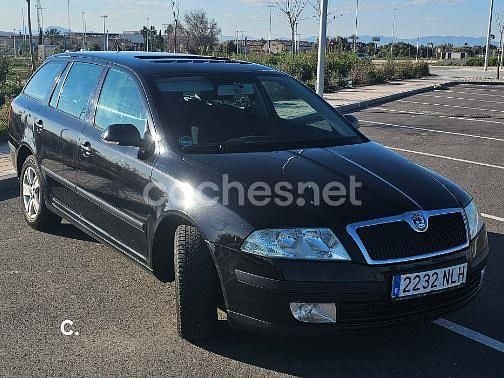 Usado Skoda Octavia Ambiente 102 CV (75 kW) 2006 Negro Familiar