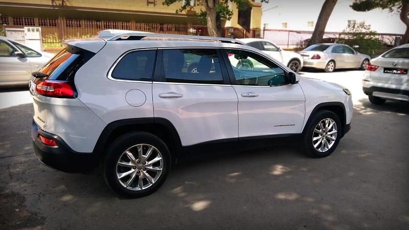 Usado Jeep Cherokee Limited 140 CV (102 kW) 2015 Blanco SUV