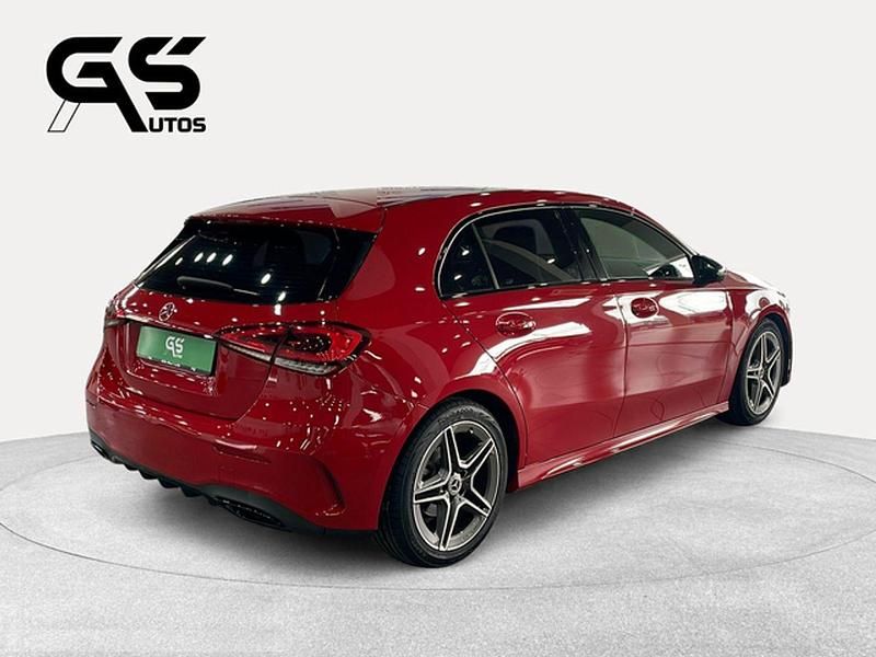 Usado Mercedes A180 116 CV (85 kW) 2019 Rojo Utilitario