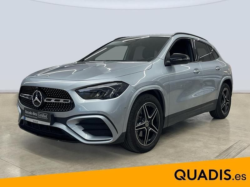 Gris / plata Usado 2024 Mercedes GLA200 SUV | 44.900 € (Un poco caro) - Imagen 1/4