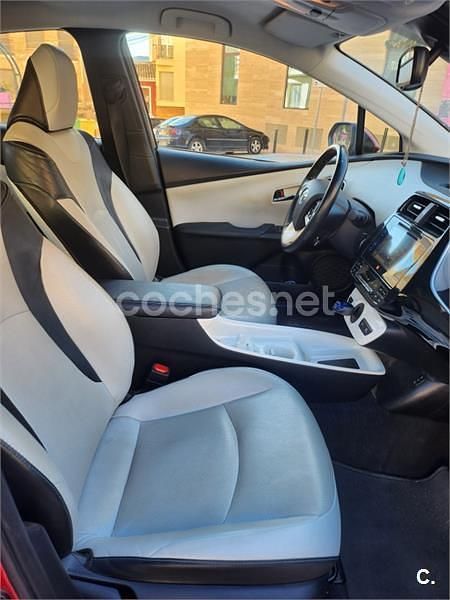 Usado Toyota Prius 122 CV (89 kW) 2018 Rojo Berlina