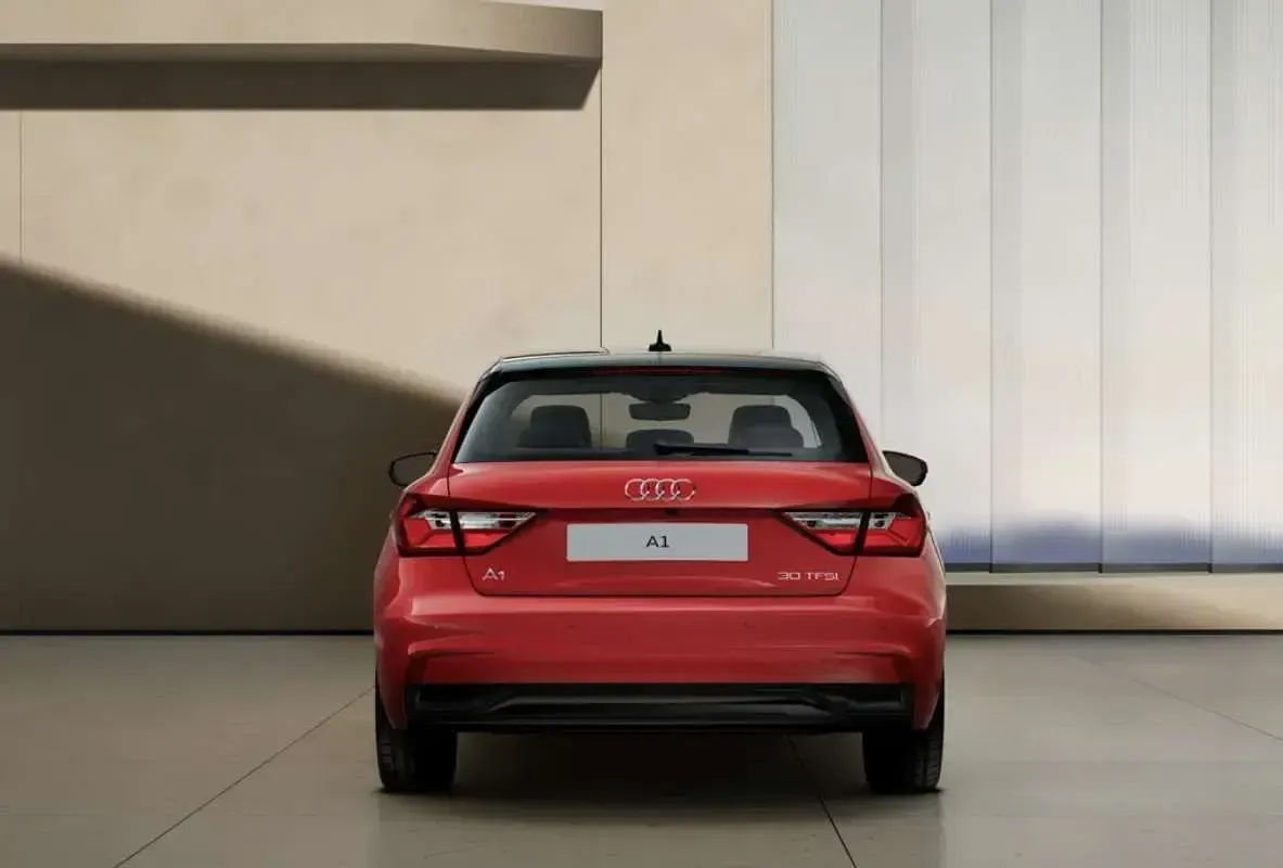 Nuevo Audi A1 Sportback Advanced Plus 116 CV (85 kW) 2026 Rojo Utilitario