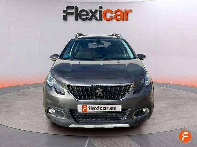 Usado Peugeot 2008 Allure 120 CV (88 kW) 2019 Gris SUV