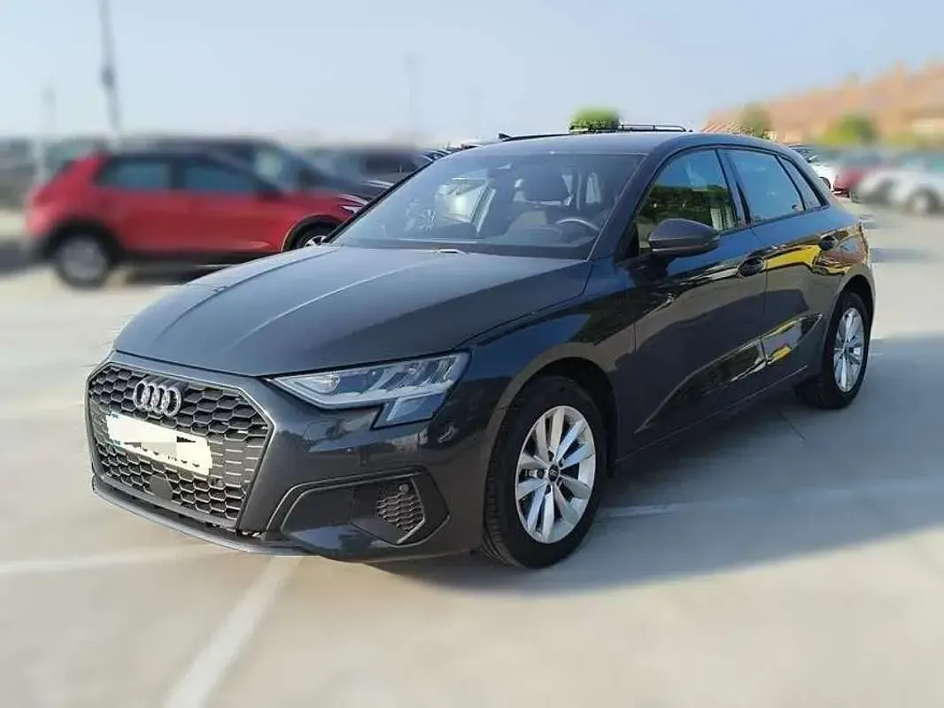 Usado Audi A3 Sportback Premium 116 CV (85 kW) 2023 Gris Utilitario