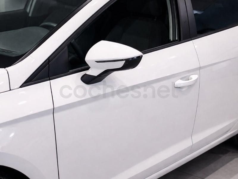 Begagnad Seat Leon Style 105 HK (77 kW) 2015 Vit Sedan