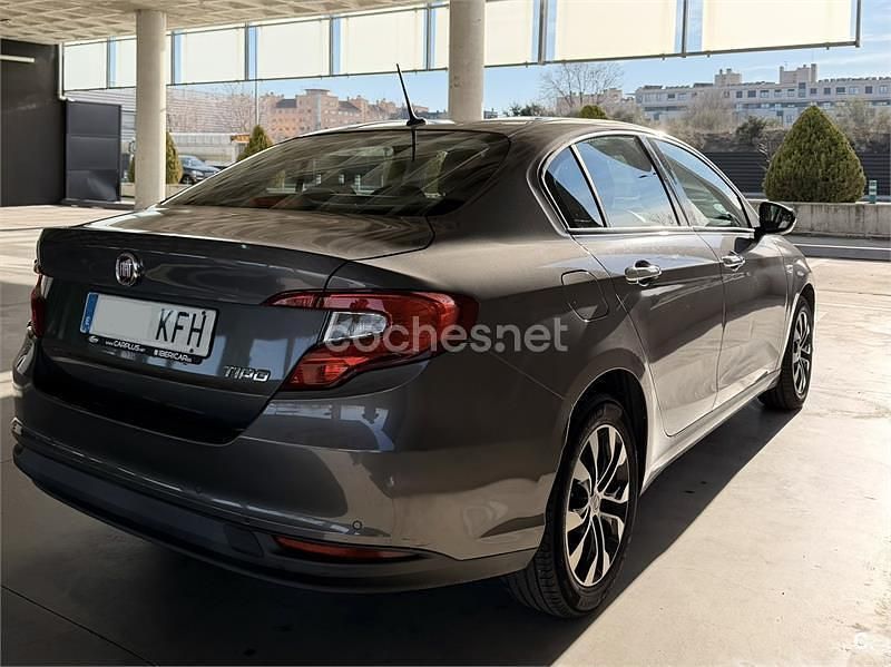 Usado Fiat Tipo Easy 120 CV (88 kW) 2017 Gris / plata Berlina