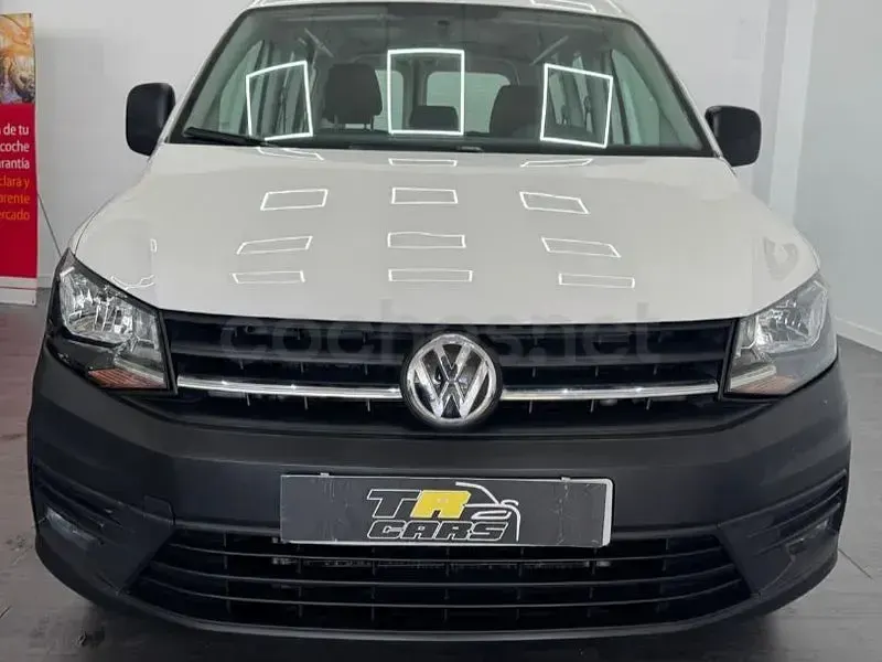 Usado VW Caddy Beach 102 CV (75 kW) 2020 Blanco Monovolumen