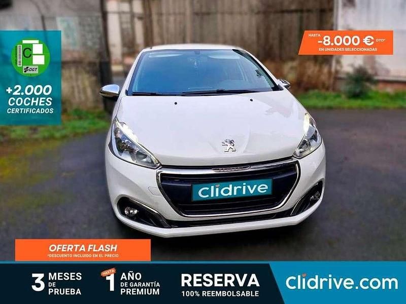 Usado Peugeot 208 Allure 82 CV (60 kW) 2017 Blanco Utilitario