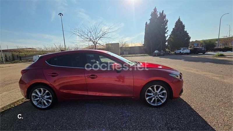 Usado Mazda 3 Luxury 150 CV (110 kW) 2015 Rojo Berlina