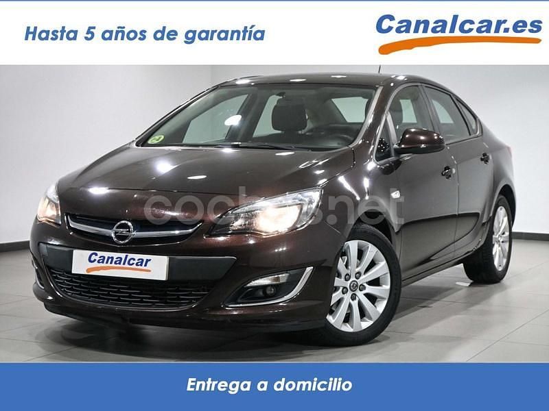 Marrón Usado 2013 Opel Astra Selective Berlina | 6990 € (Precio justo) - Imagen 1/4