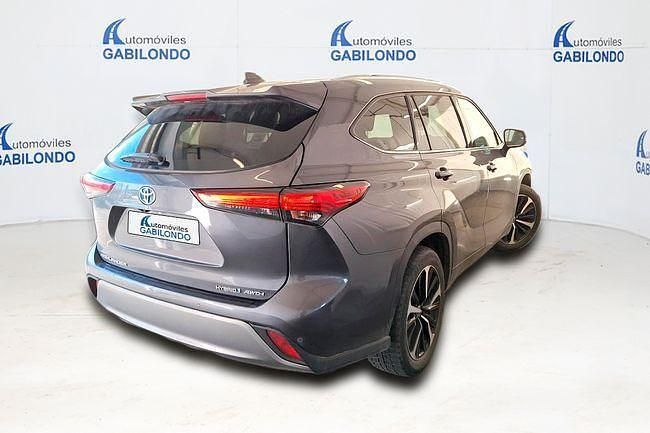 Usado Toyota Highlander Advance 246 CV (180 kW) 2021 Gris SUV