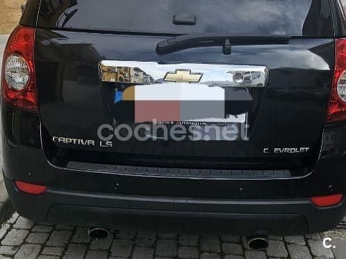 Usado Chevrolet Captiva LS 127 CV (93 kW) 2011 Negro SUV