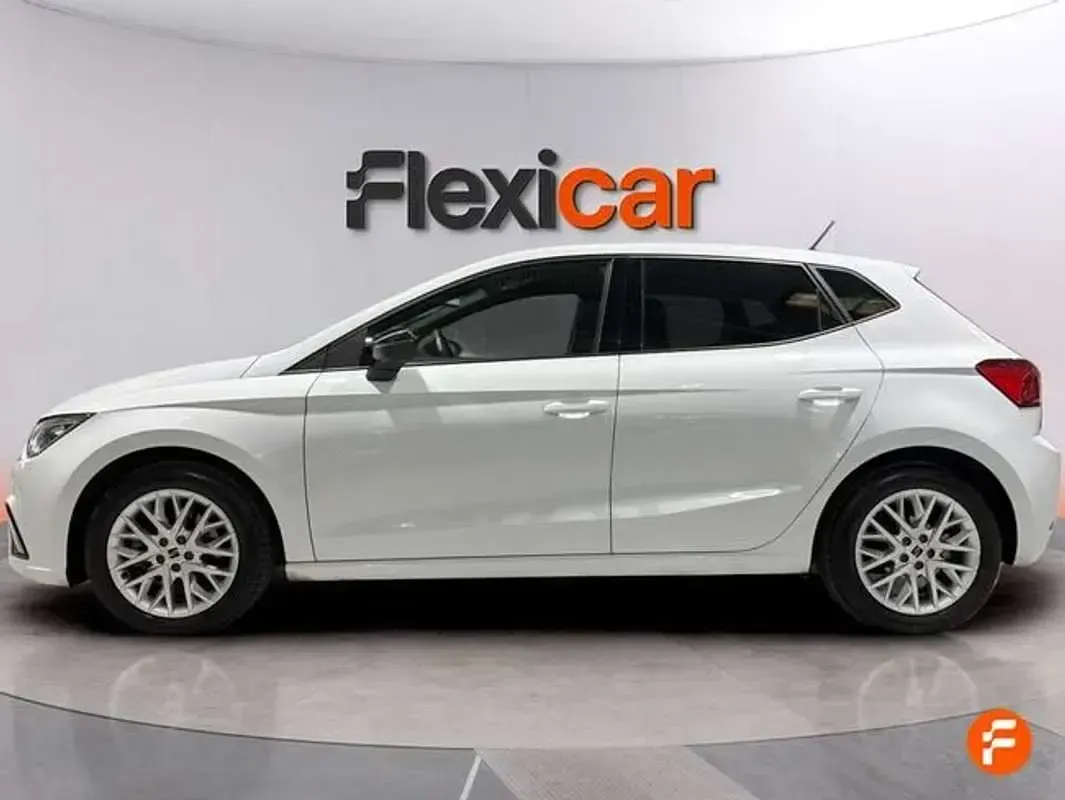Usado Seat Ibiza Style 116 CV (85 kW) 2024 Blanco Utilitario