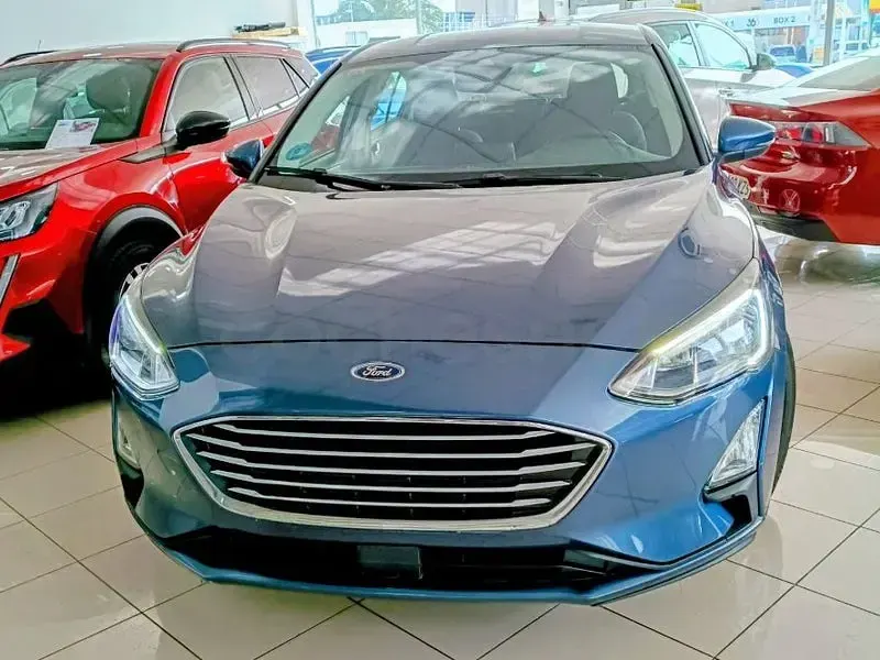 Usado Ford Focus Trend 95 CV (69 kW) 2019 Azul Berlina