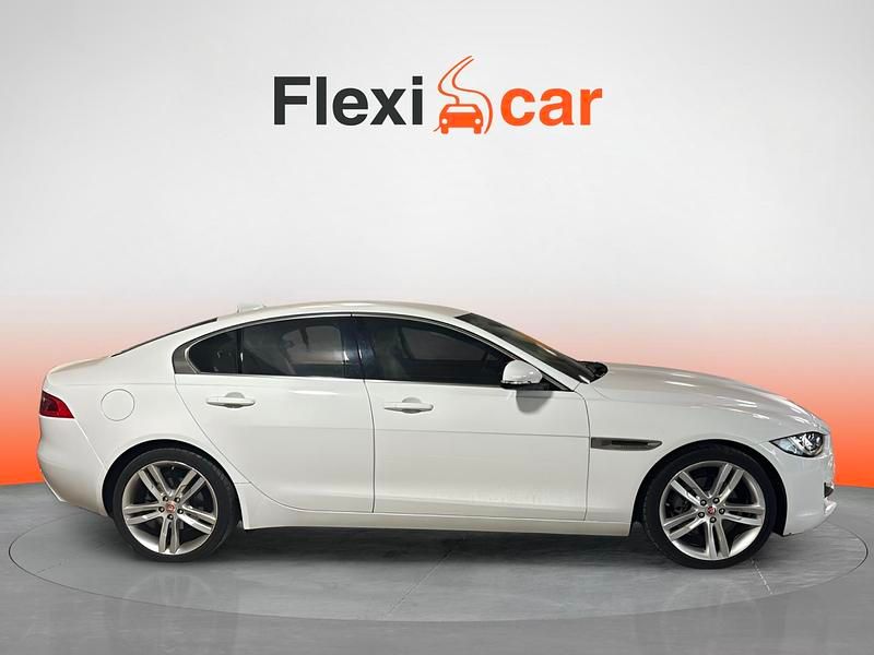 Usado Jaguar XE Pure 180 CV (132 kW) 2017 Blanco Berlina