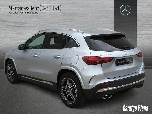Usado Mercedes GLA200 150 CV (110 kW) 2026 Plata hightech SUV