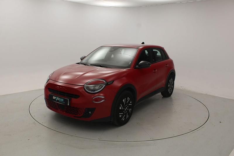 Usado Fiat 600 Red 114 kW (156 CV) 2024 Rojo Berlina