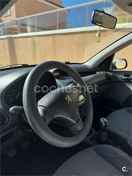 Usado Peugeot 206 75 CV (55 kW) 2006 Gris / plata Berlina