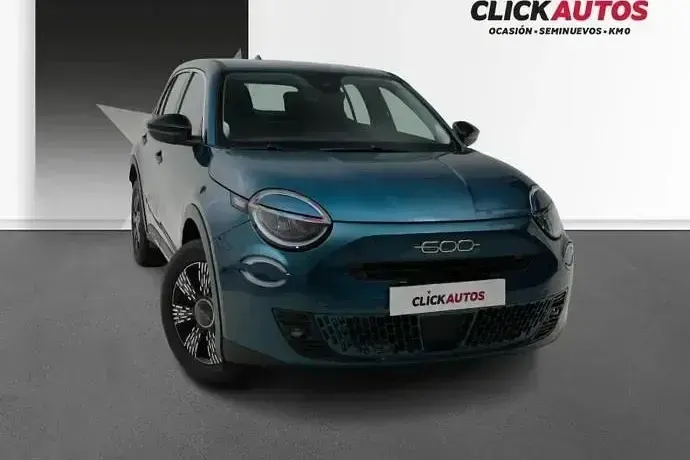 Usado Fiat 600 100 CV (73 kW) 2025 Negro SUV