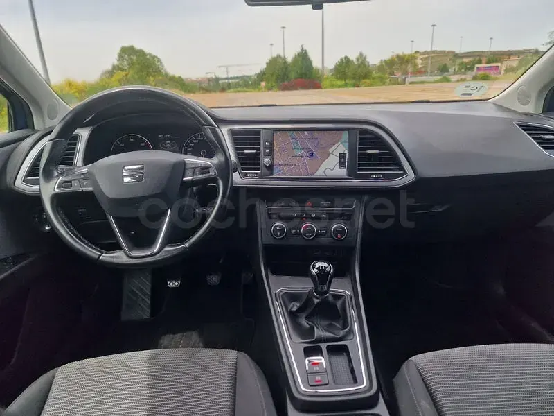 Begagnad Seat Leon Style 115 HK (84 kW) 2017 Blå Sedan