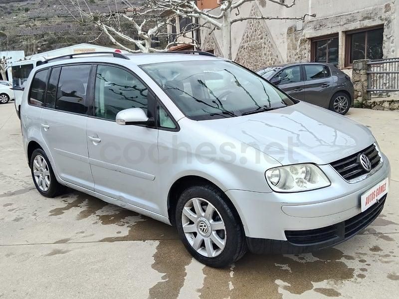 Usado VW Touran Advance 100 CV (73 kW) 2004 Gris / plata Monovolumen