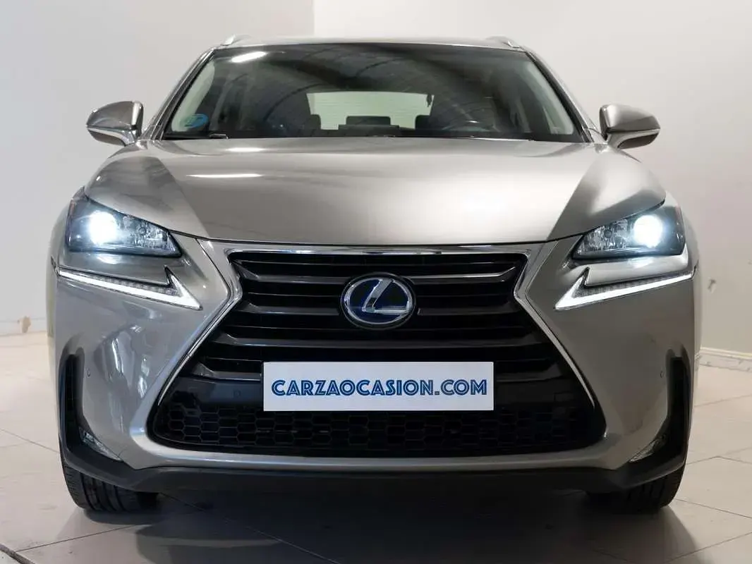 Usado Lexus NX300h Luxury Line 197 CV (144 kW) 2015 Amarillo SUV