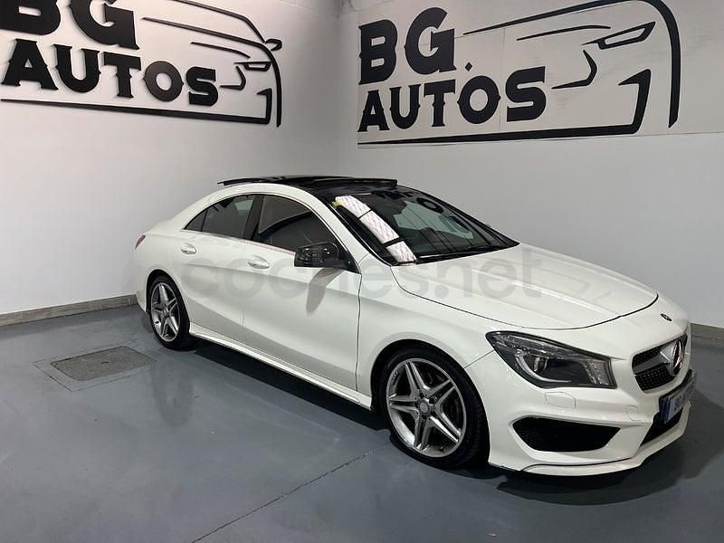 Usado Mercedes CLA220 AMG line 170 CV (125 kW) 2013 Blanco Berlina