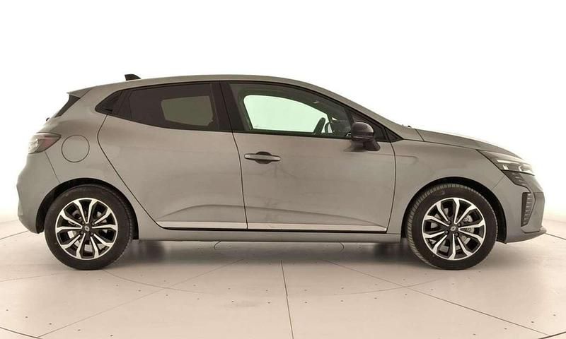 Usado Renault Clio V Techno 143 CV (105 kW) 2025 Gris Utilitario