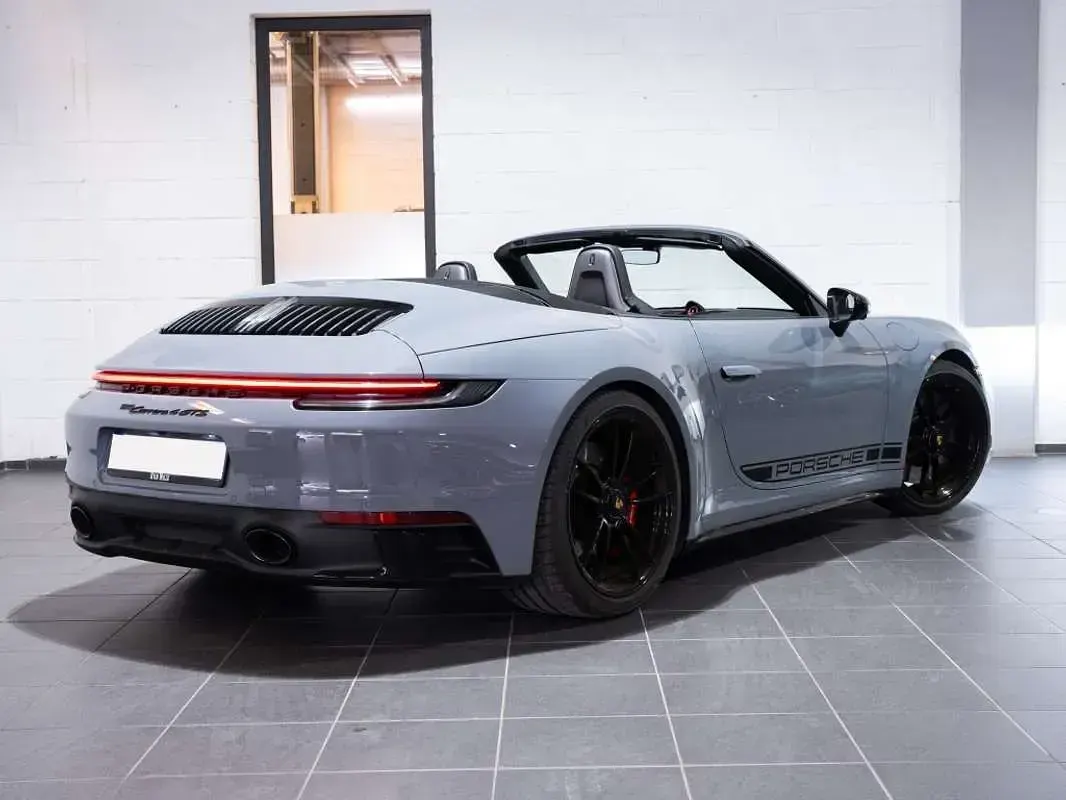 Usado Porsche 911 Carrera GTS 480 CV (353 kW) 2024 Gris Descapotable