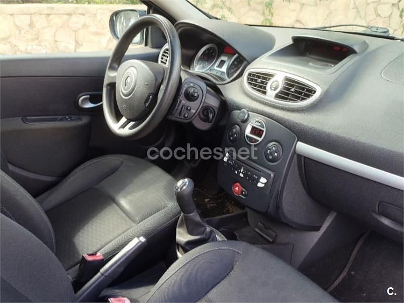 Negro Usado 2010 Renault Clio GrandTour Expression Familiar | 2750 € - Imagen 1/4