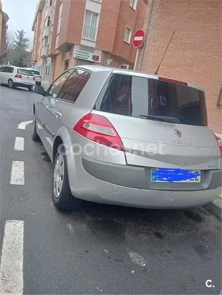 Usado Renault Mégane 85 CV (62 kW) 2007 Gris / plata Berlina