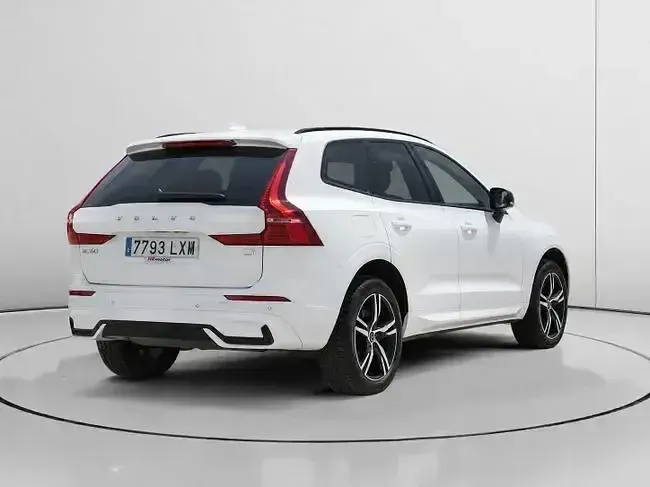 Usado Volvo XC60 Plus 350 CV (257 kW) 2022 Blanco SUV
