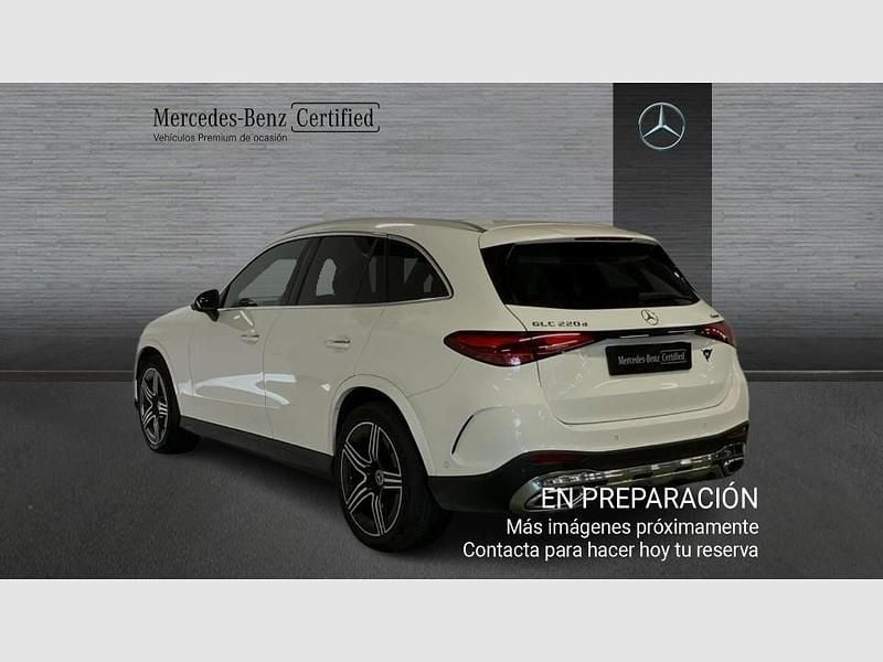 Usado Mercedes GLC220 AMG line 197 CV (144 kW) 2023 Blanco SUV