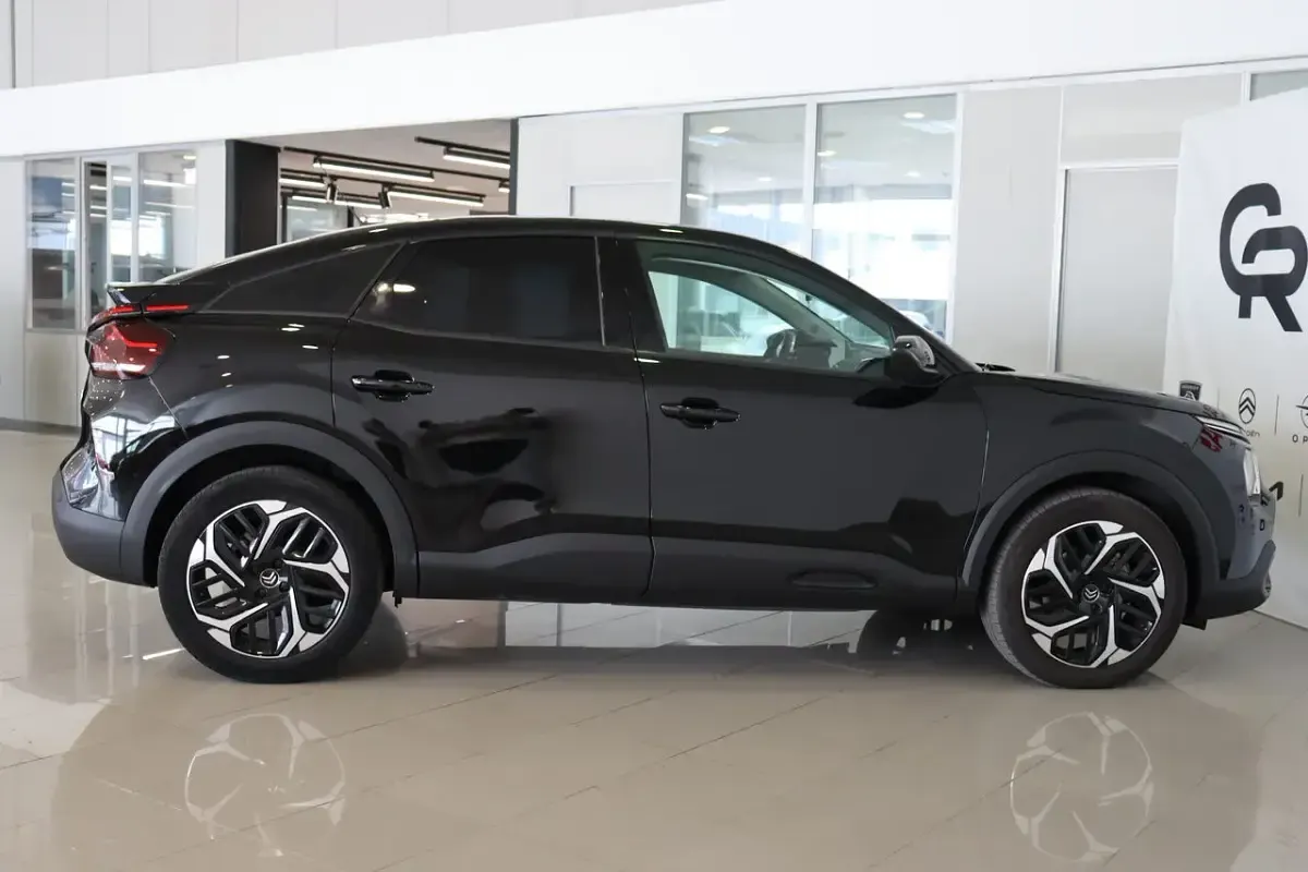 Usado Citroën C4 Feel 110 CV (80 kW) 2022 Negro perla